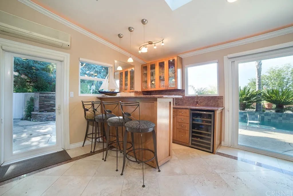 23516 Aetna St