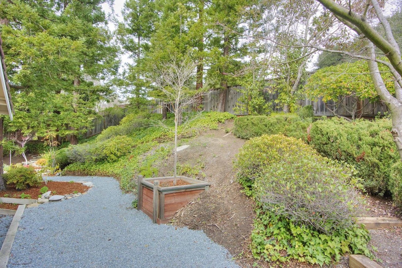 11332 Rolling Hills Dr