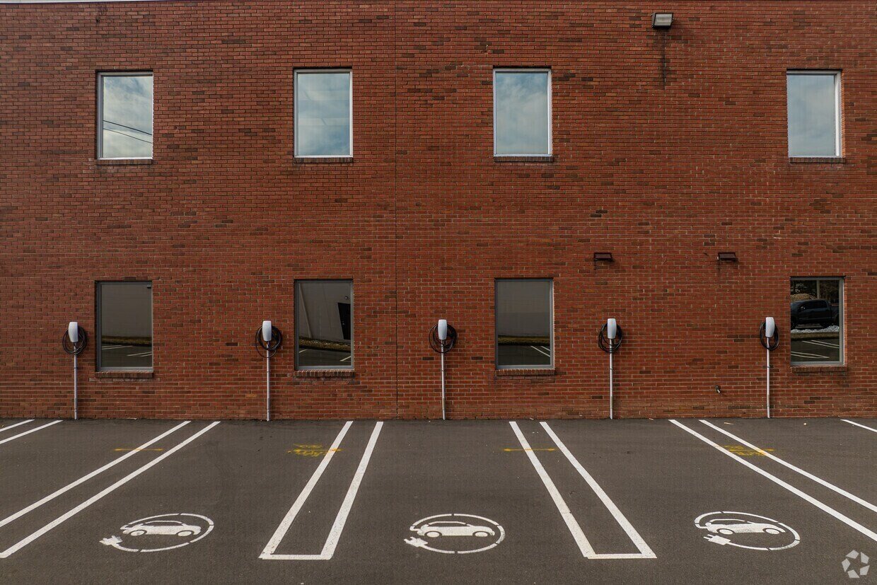 For Lease | 13,000 SF Two-Level Office Space | Prime Location Near I-95 & Downtown New Haven