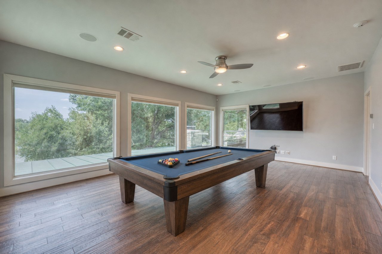 1704 Bluebonnet Lane
