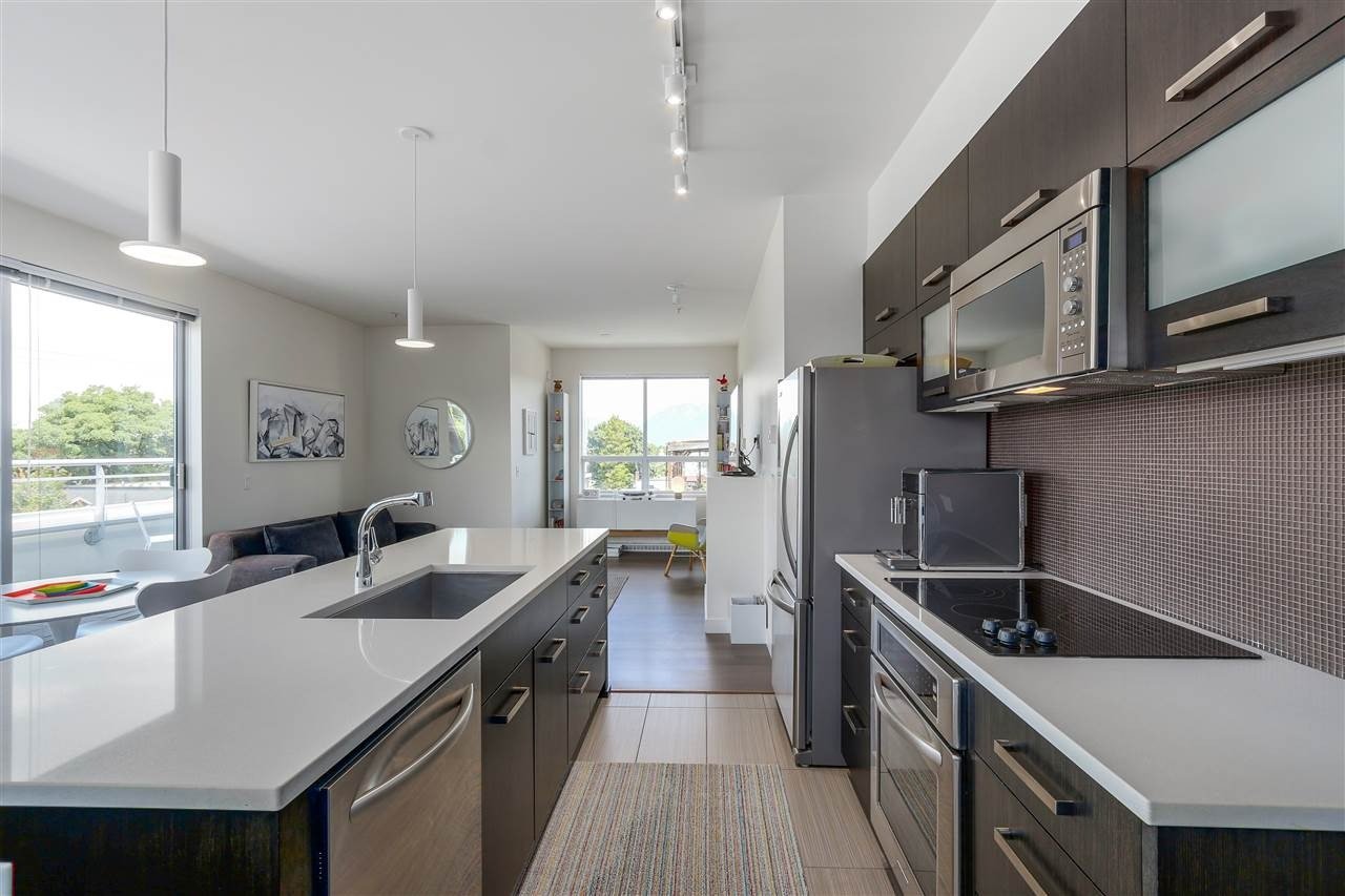 3333 Main St, #305