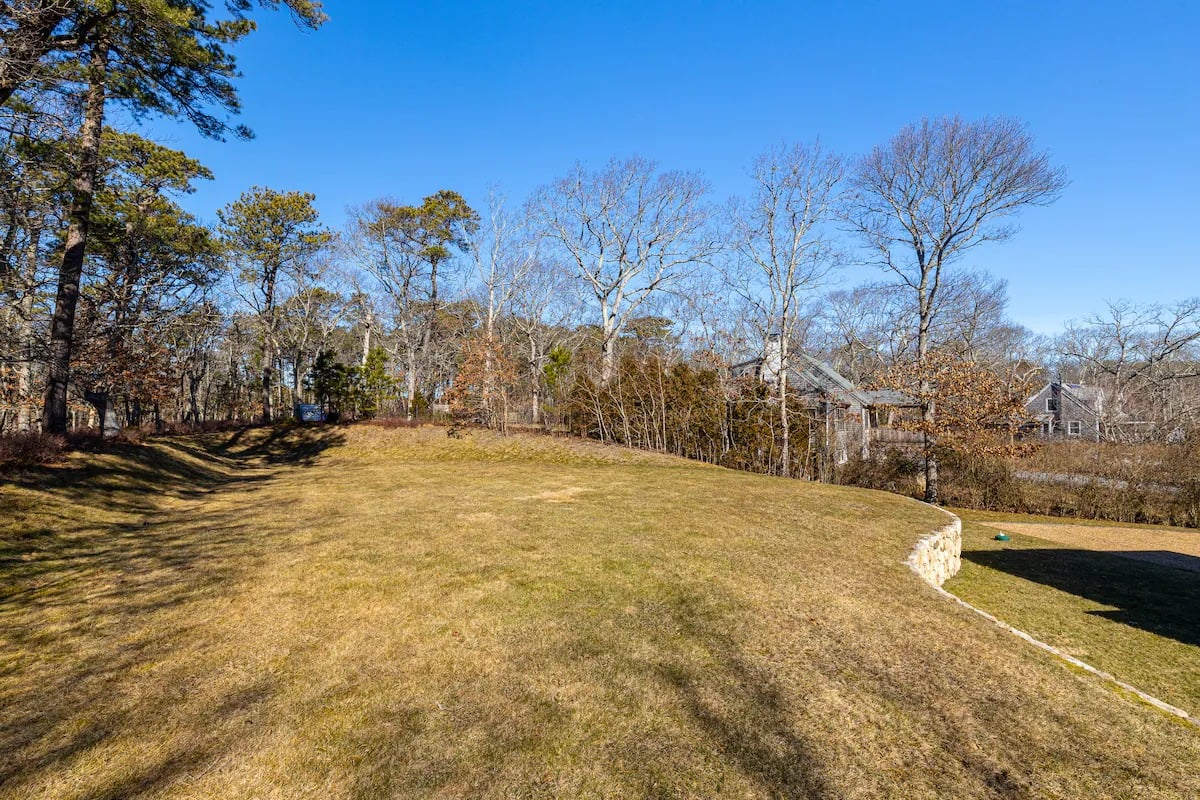 Vineyard Haven Escape