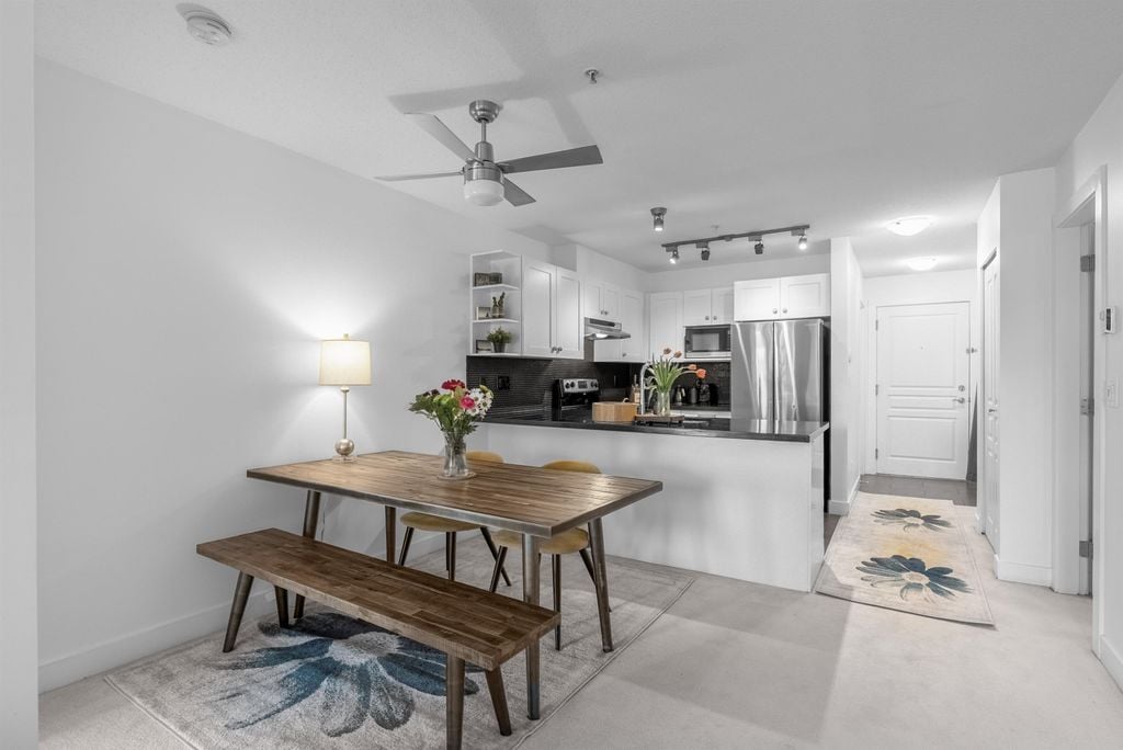 4550 Fraser St, #206