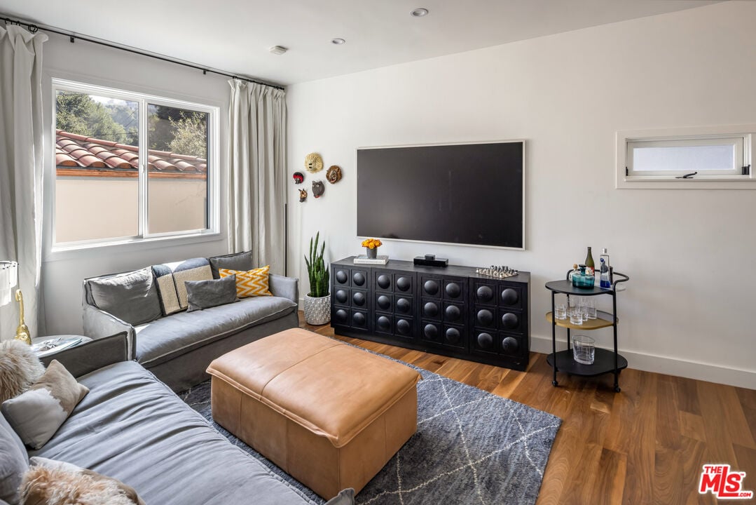 Wonderland Park Ave, 90046