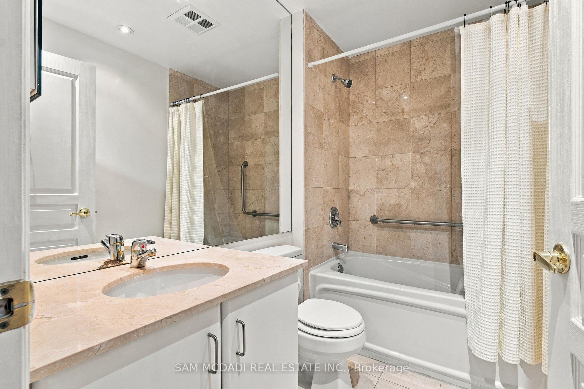 2087 Lake Shore Boulevard W 103, Toronto Unit: 103