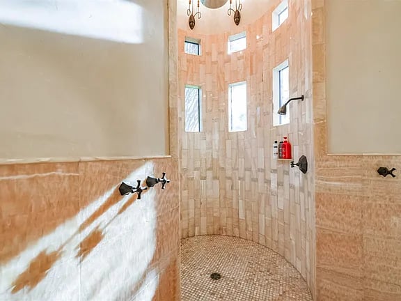 5015 Ossineke Ct