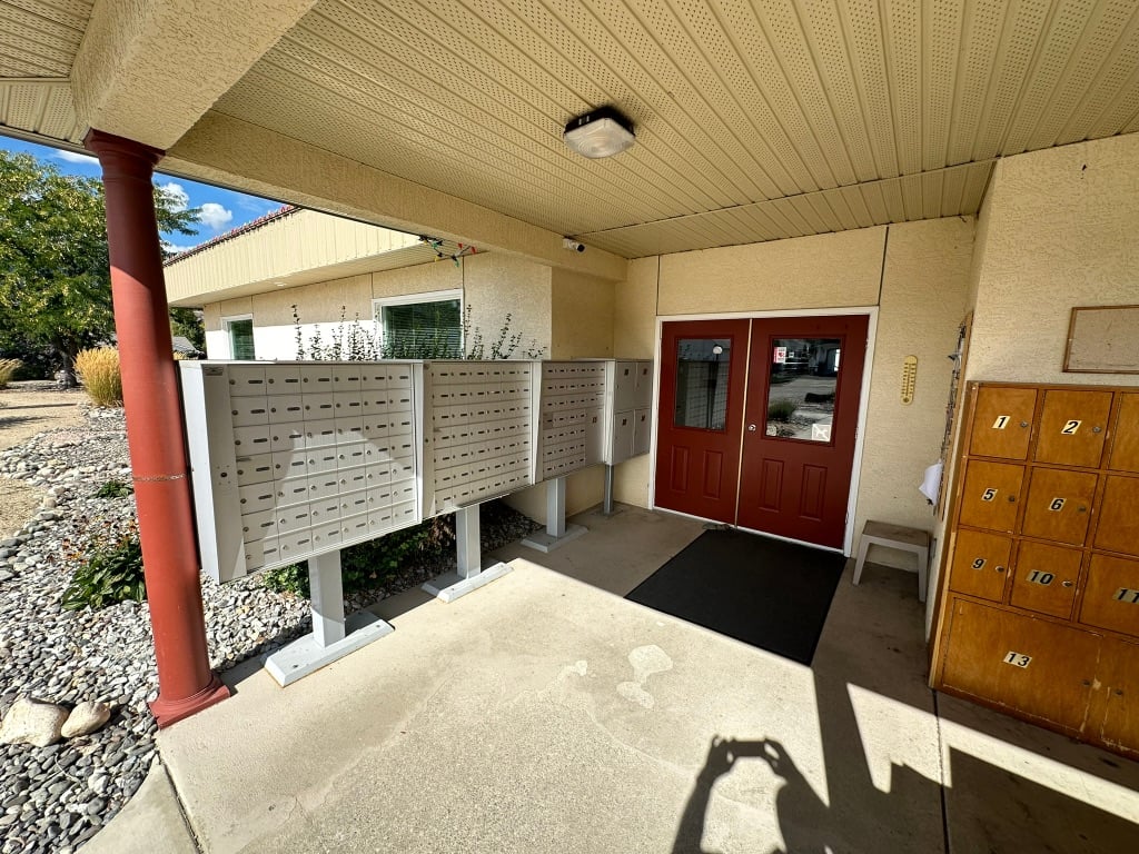 5017 5th Ave