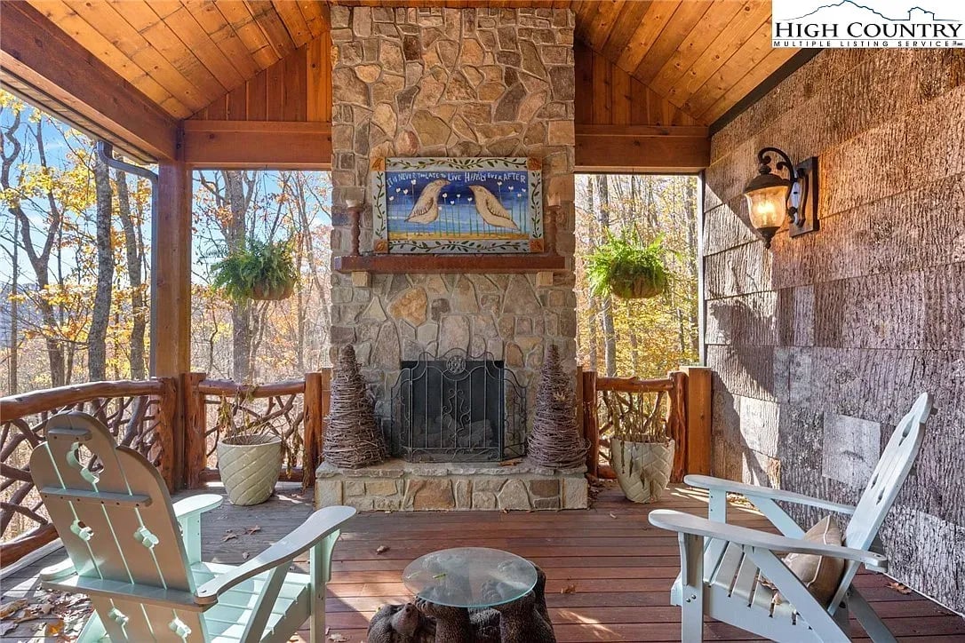 104 Ridge Dr