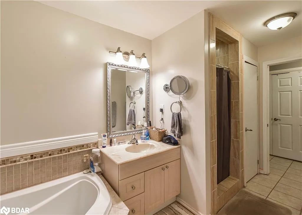 25 Duffy Dr