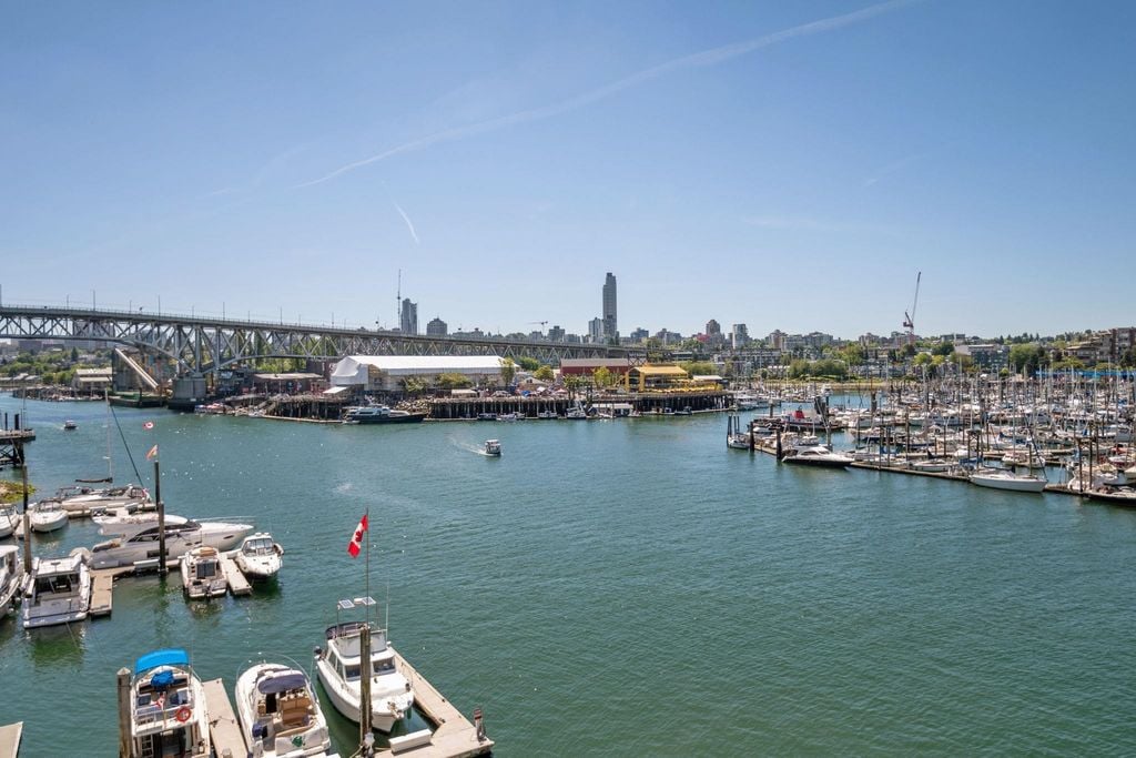 1012 Beach Ave, #301