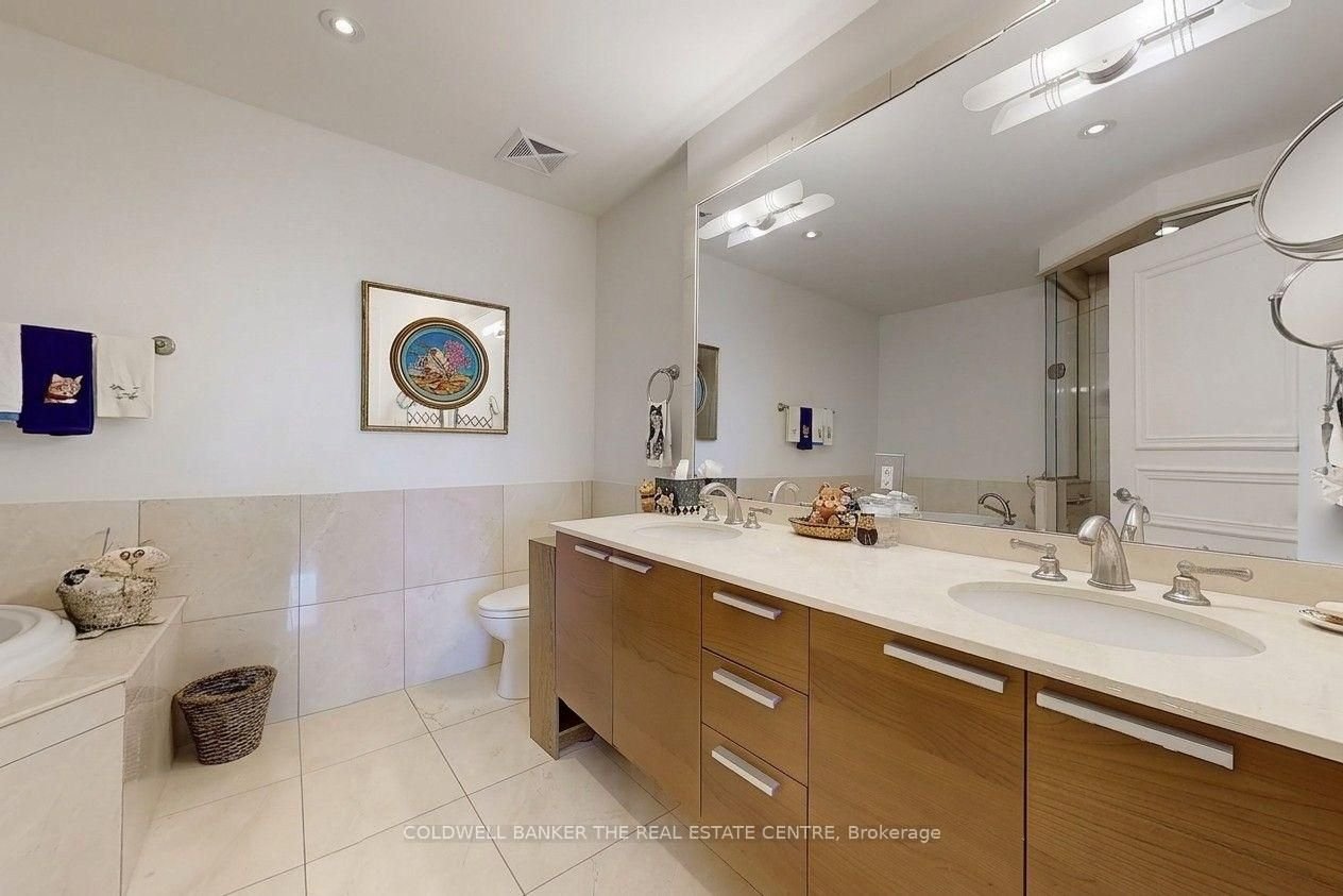 LUXURY LIVING IN NORTH YORK