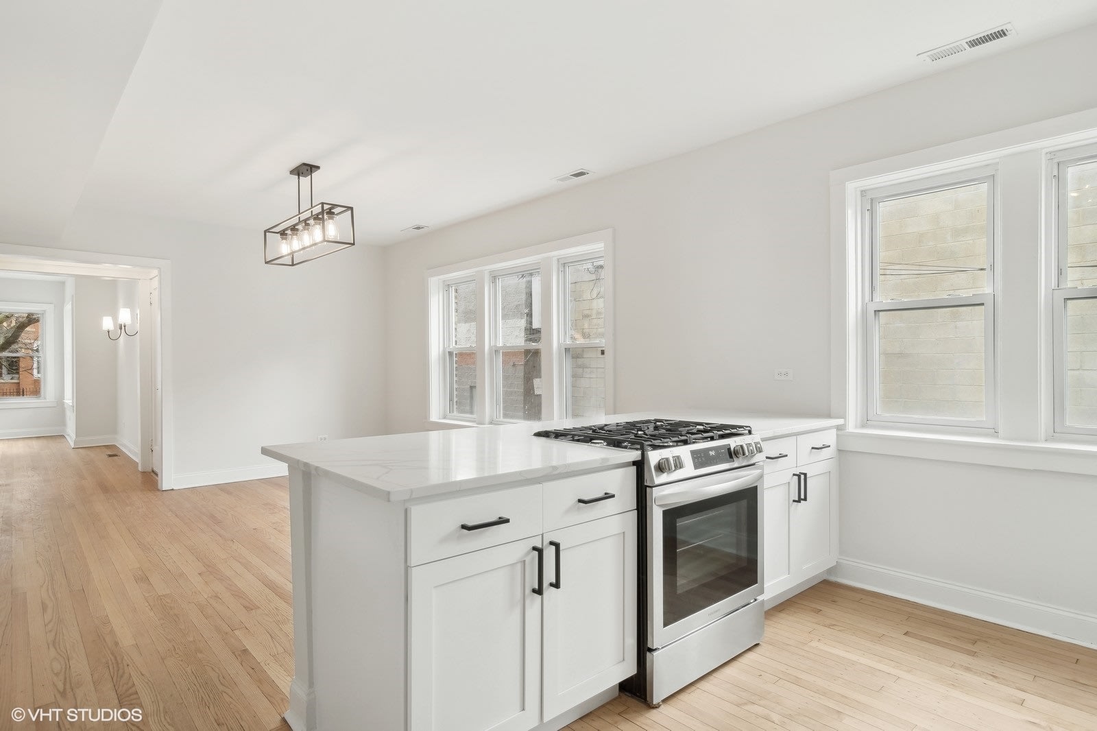 Private Address Unit 1E, Chicago, IL 60625