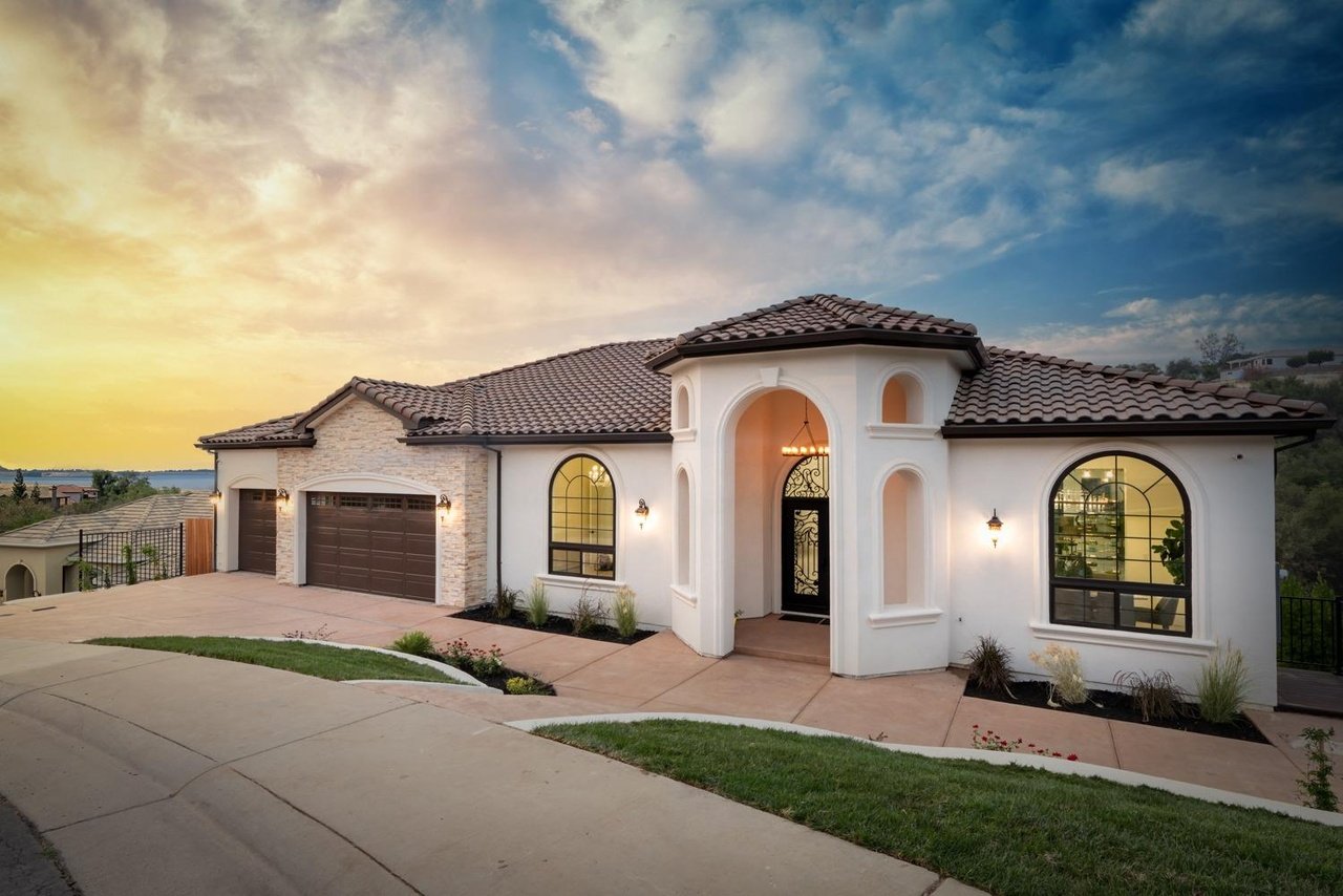 3141 Corsica Dr