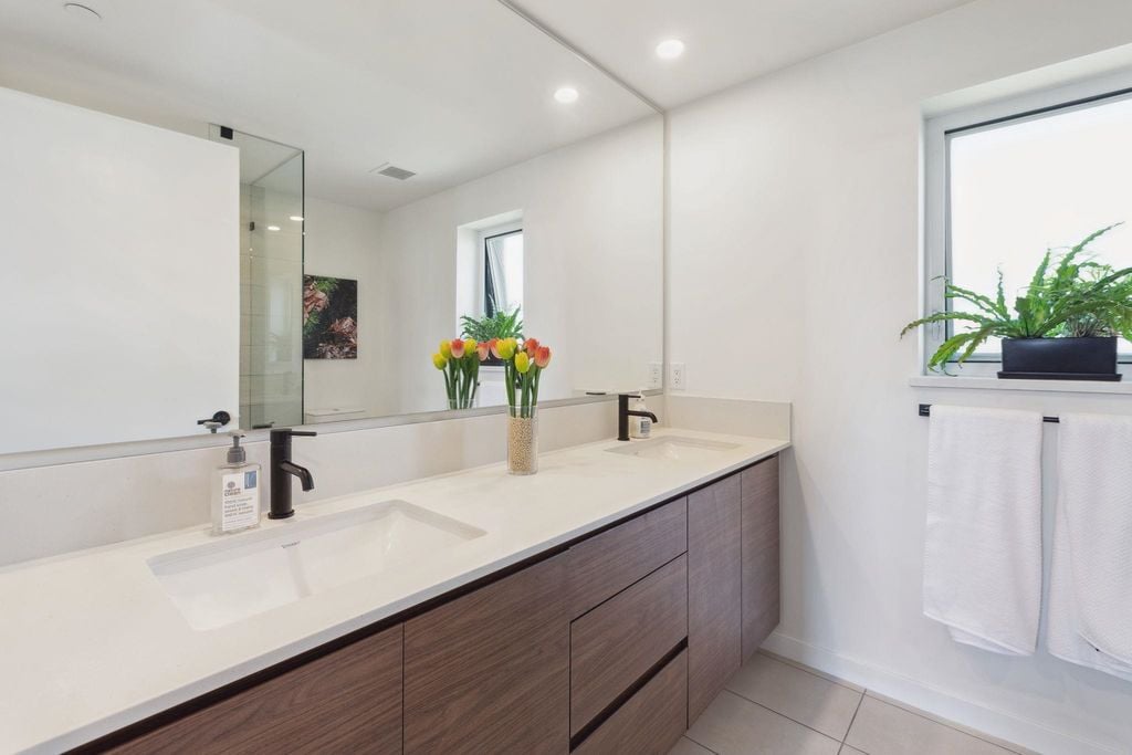 528 E 2nd St, #54