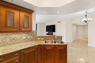 2777 Paradise Rd #1208