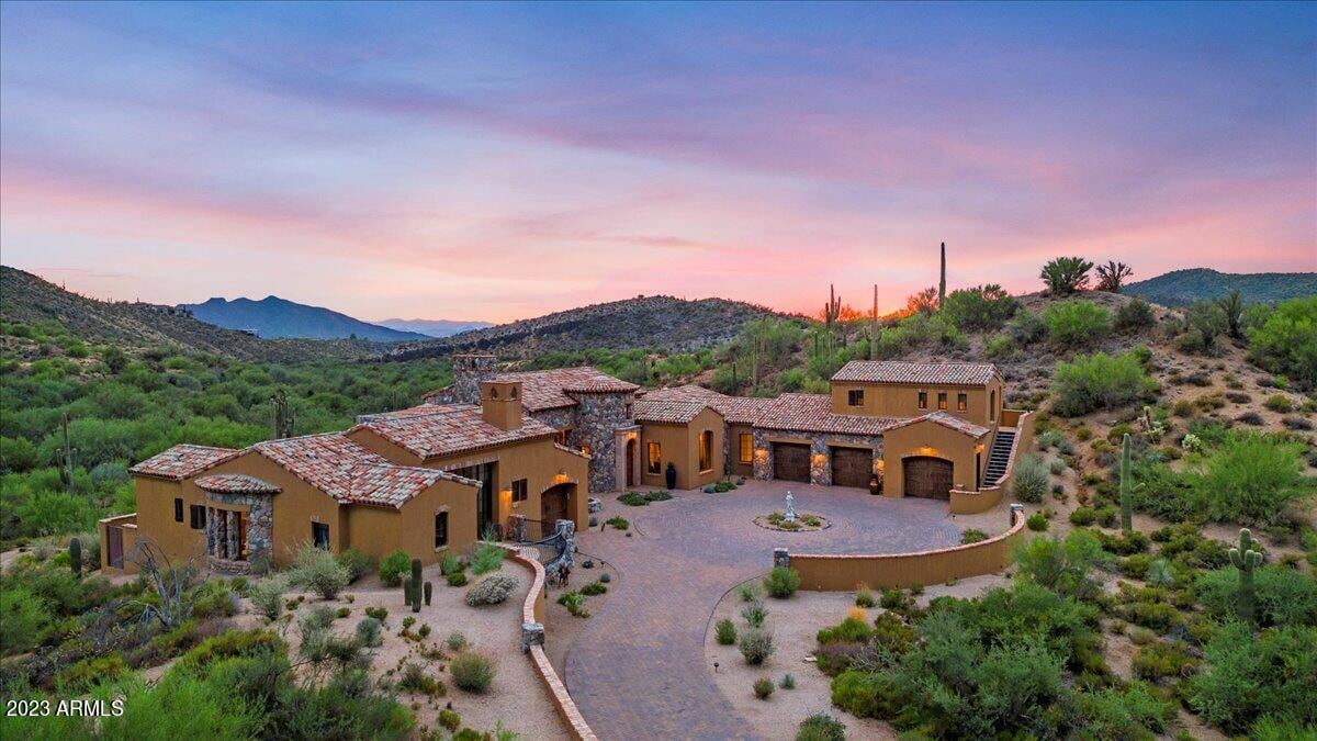 9514 E Madera Dr