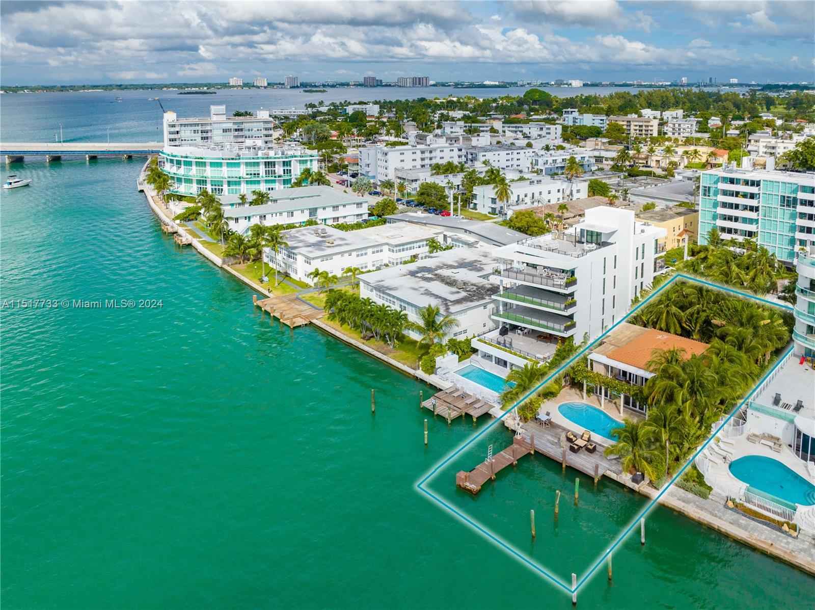 1920 Bay Dr