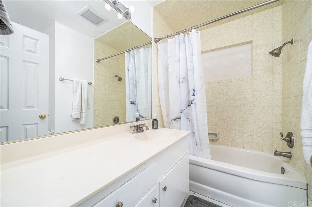 4053 N Santa Lucia St