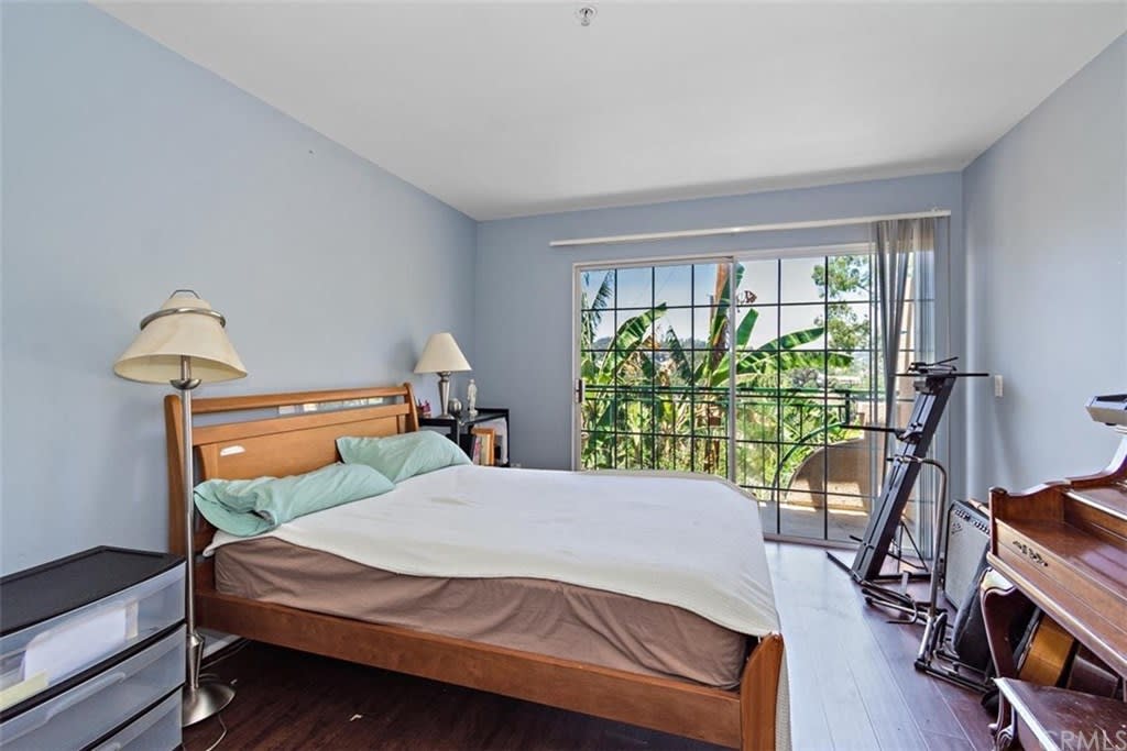 4760 TEMPLETON Street Unit 3329