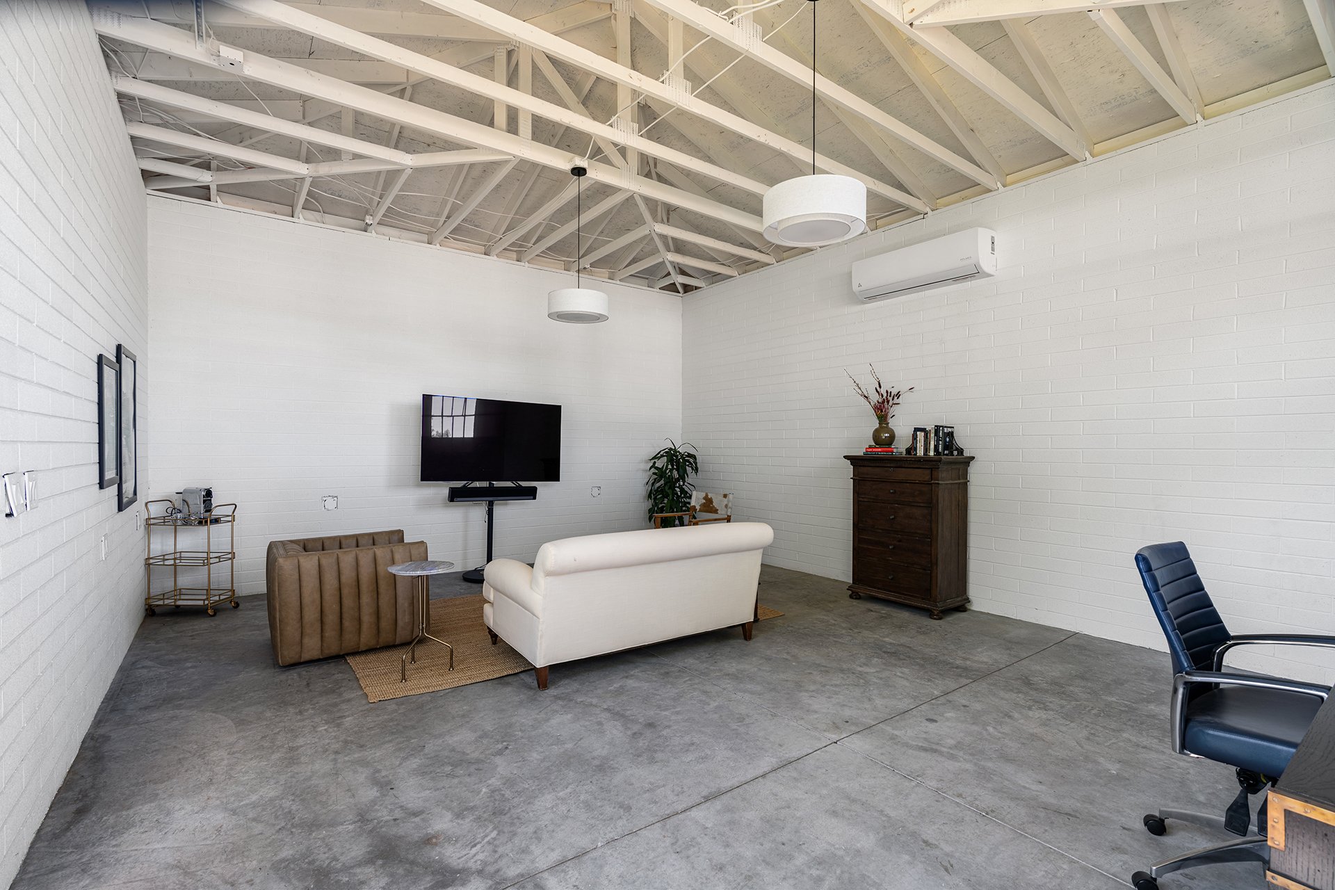 3628 N 49TH Place