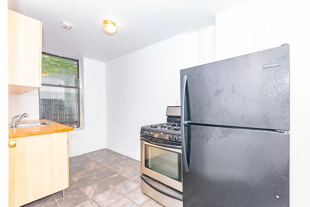 147 Starr Street 2R