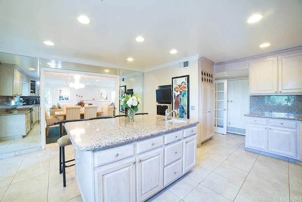 23516 Aetna St