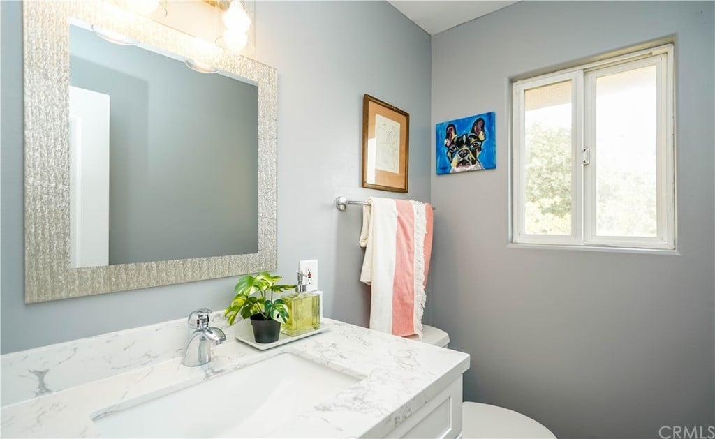 1937 Hanscom Dr