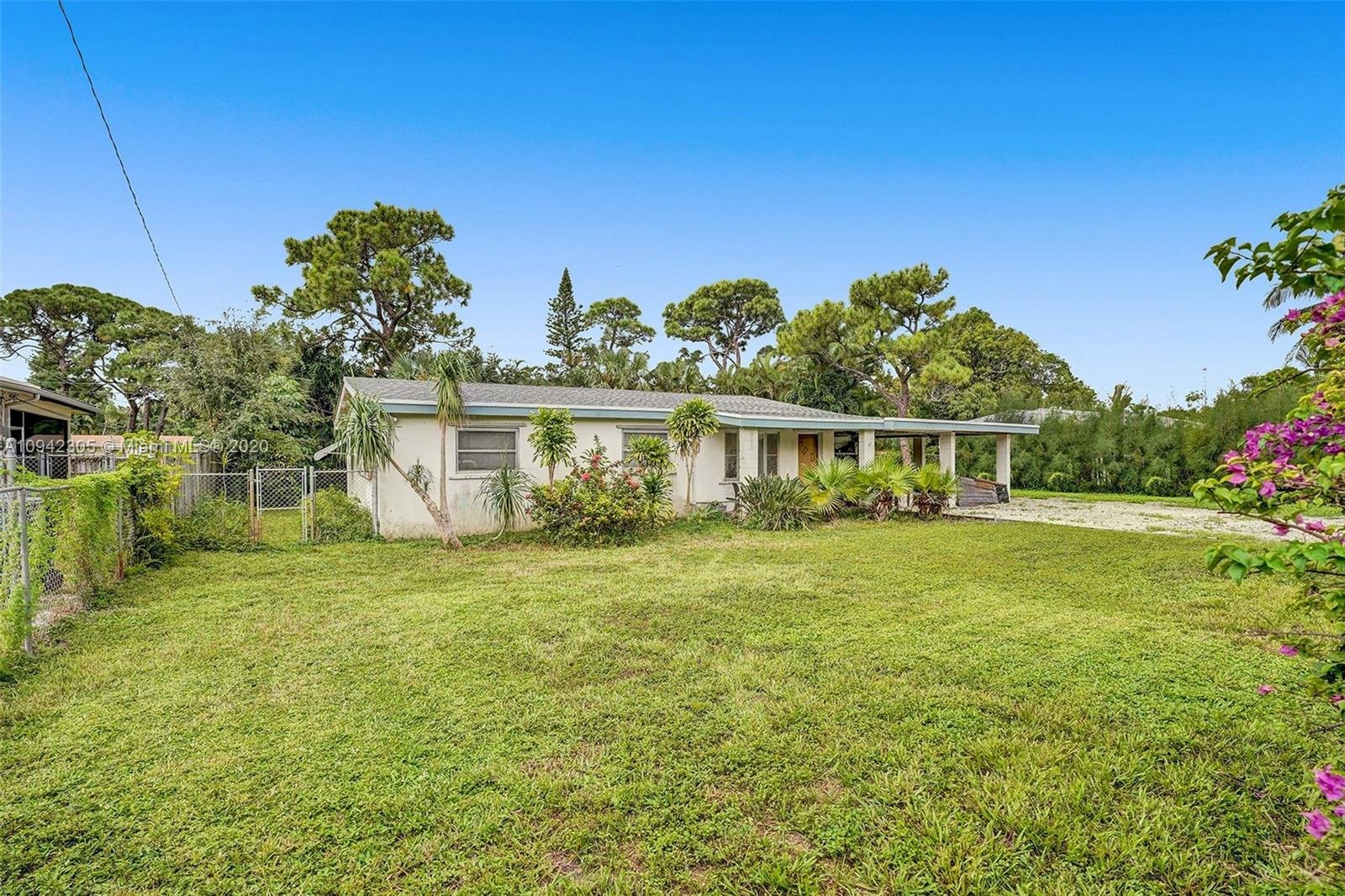 590 NW 42nd St