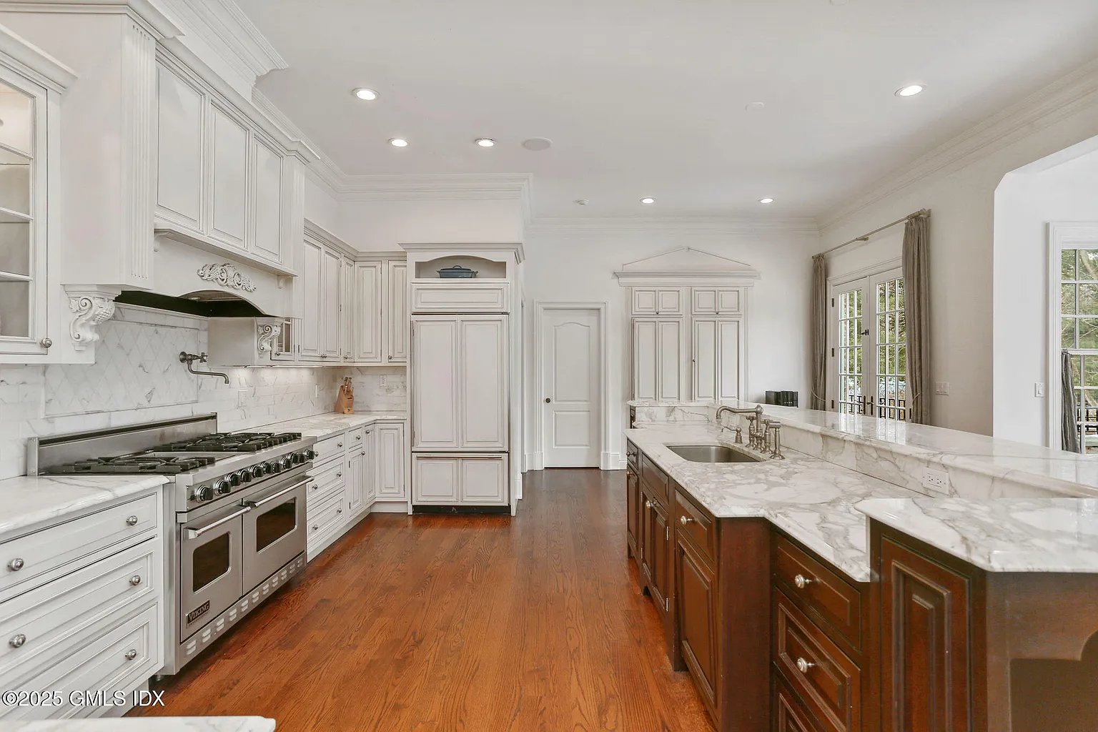 70 Sherwood Ave