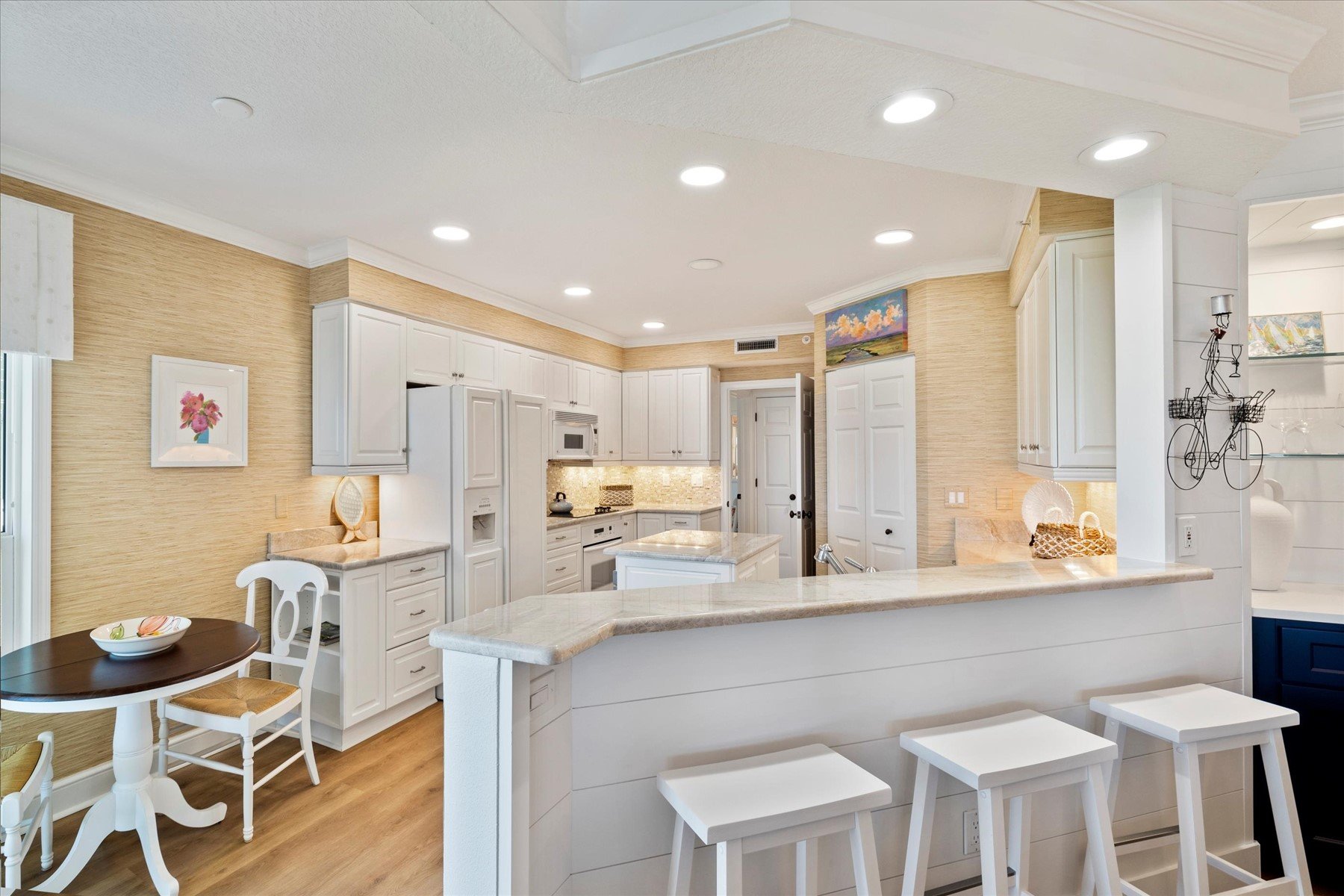 8820 S Sea Oaks Way 204
