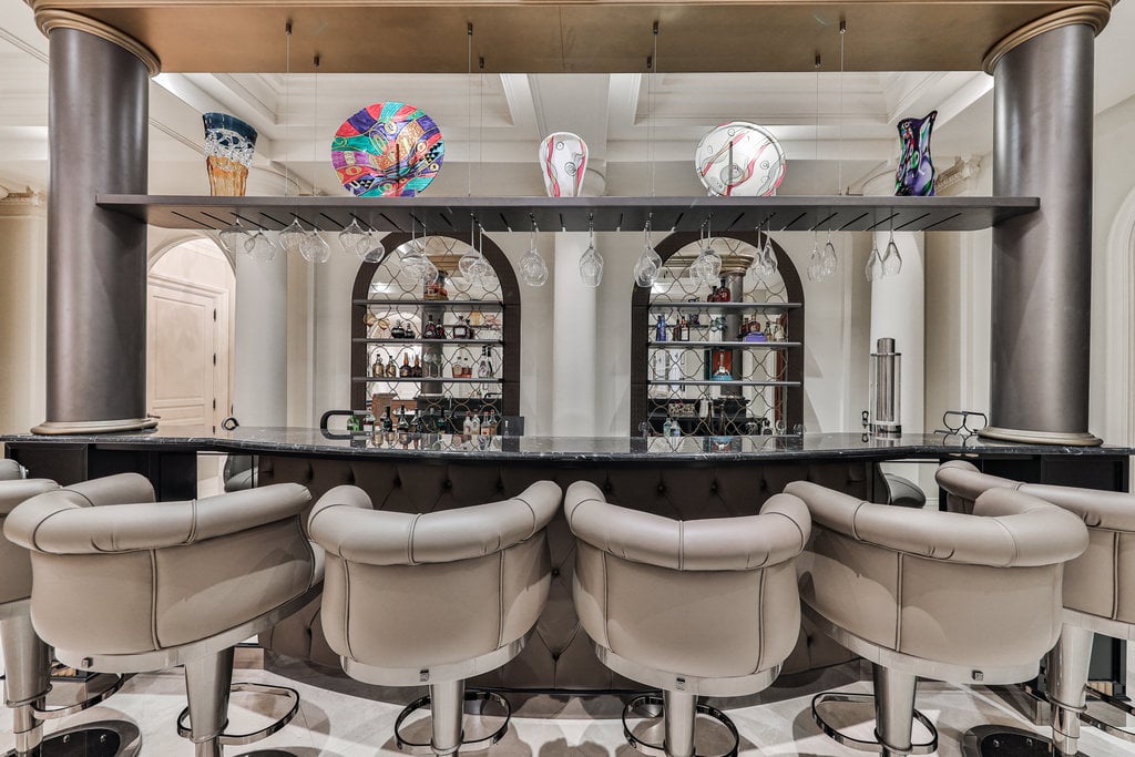 489 Lakeshore Road East