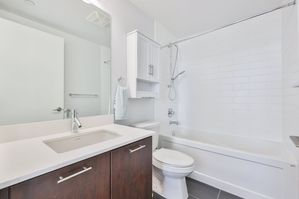 2212 Lake Shore Boulevard W 1803