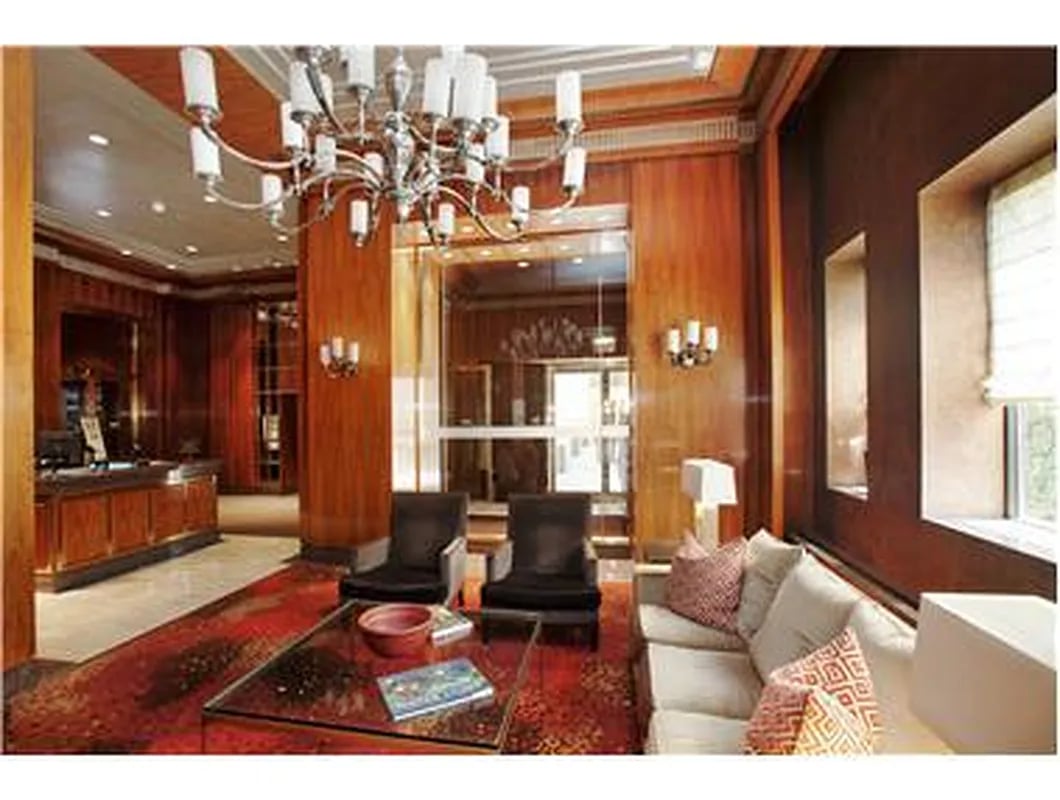 161 W 61st St PHB