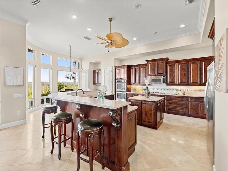2280 Hidden Hills Ln