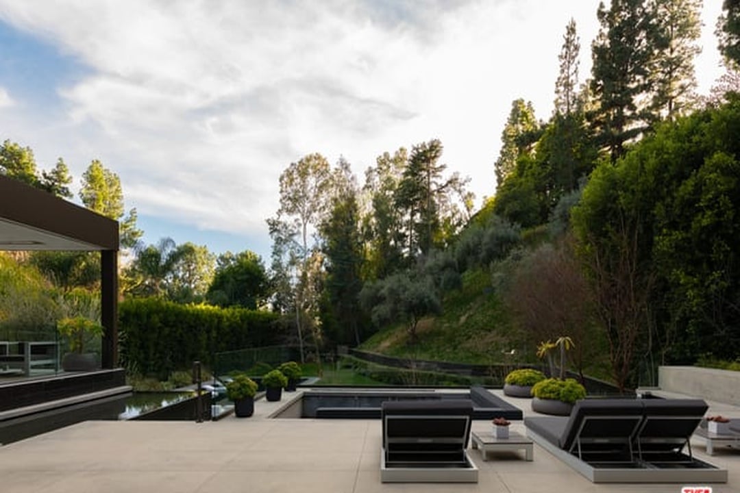 Lodge Garden