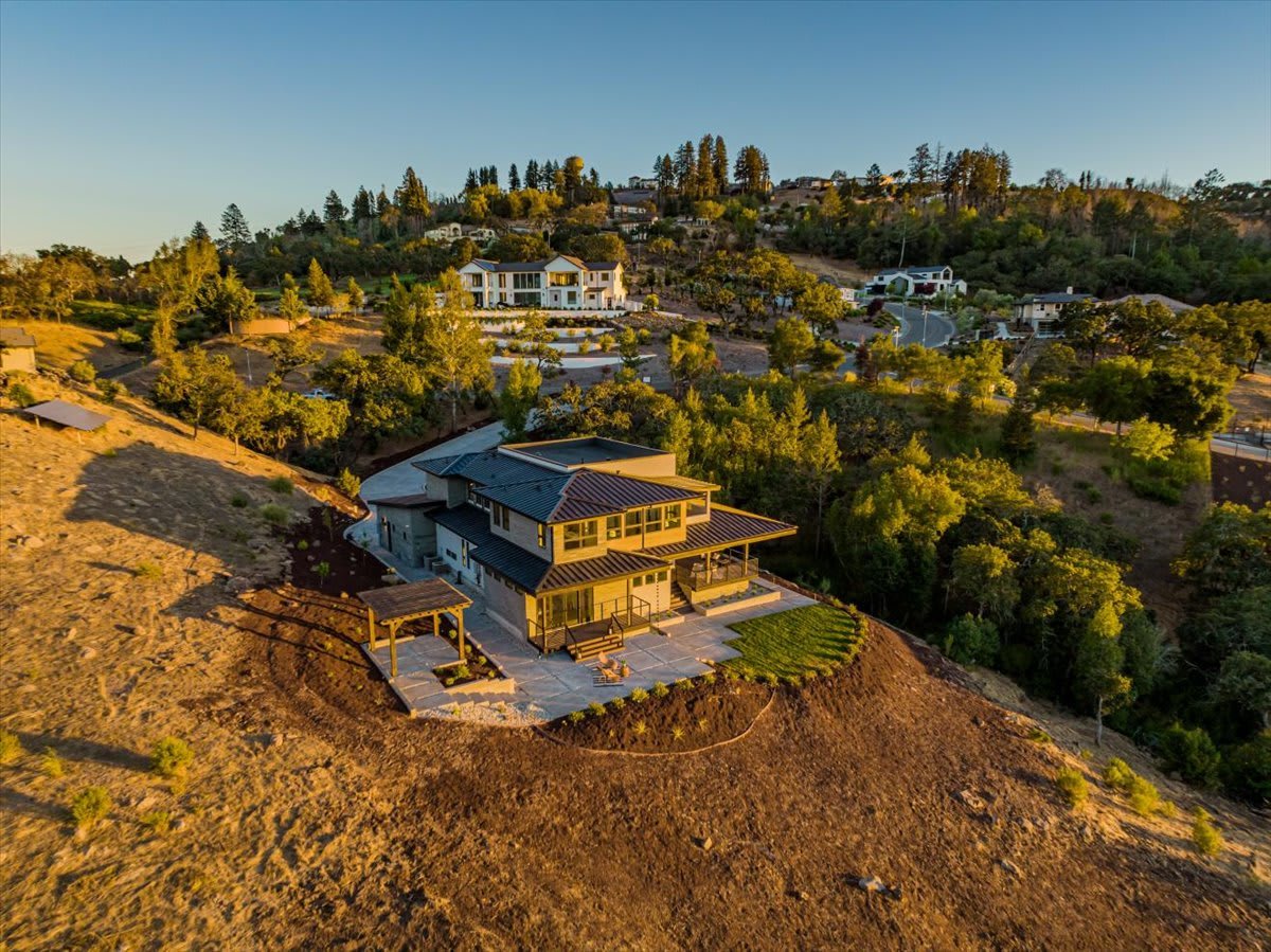 3958 St Andrews Dr