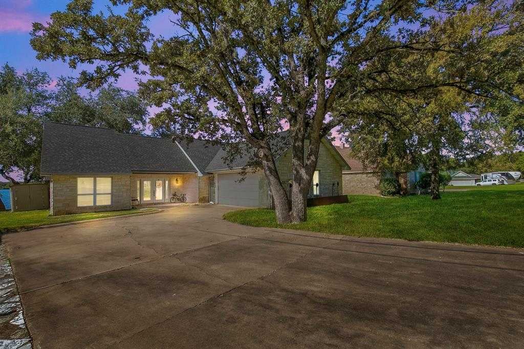 1521 Comanche Court