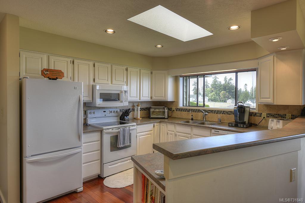 2039 Lowe Rd, North Saanich