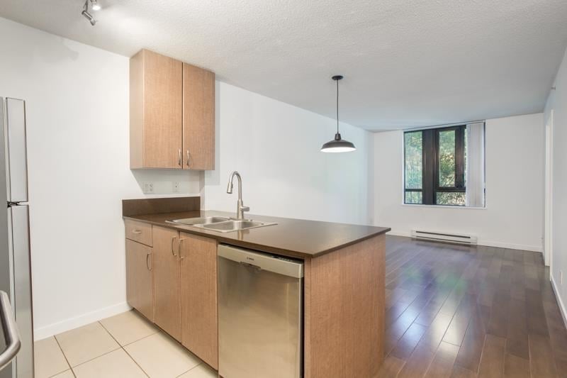 401-909 Mainland Street, Vancouver