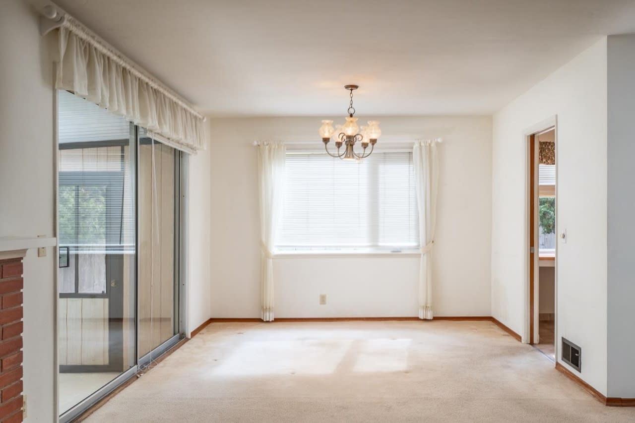 11 Ralston Dr