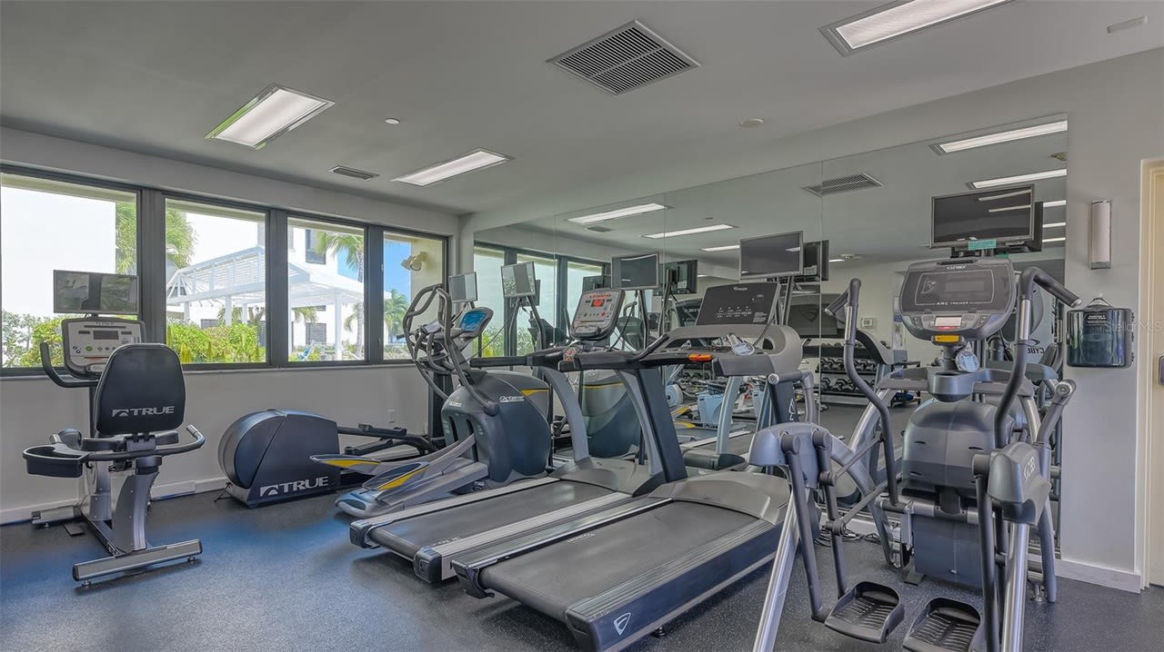 2120 Harbourside Dr, #657