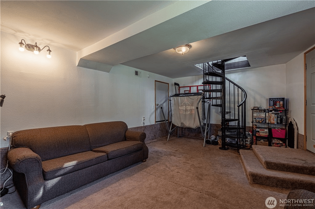 325 W Emerson Dr