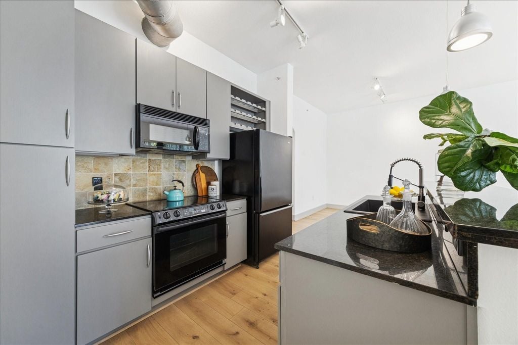 1901 Post Oak Blvd #2203