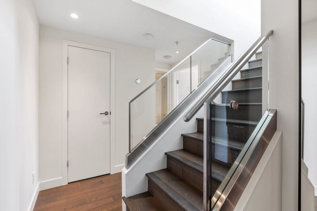 288 W 1st Ave, #311