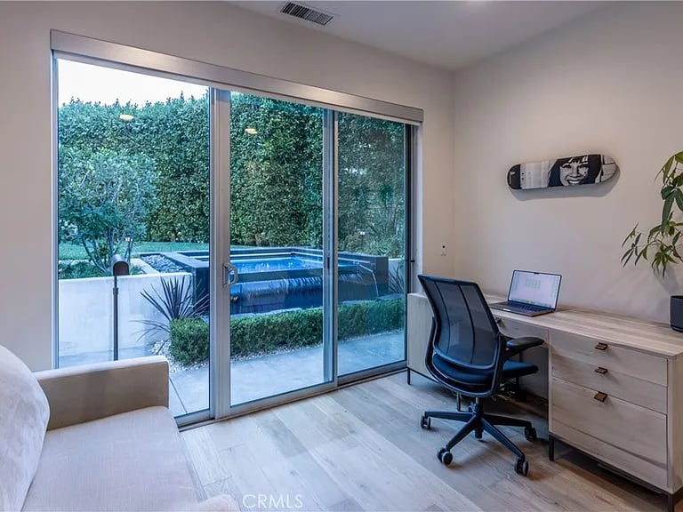 7350 Pacific View Dr
