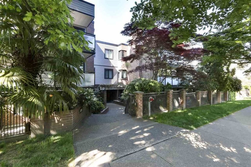 2255 York Ave, #109