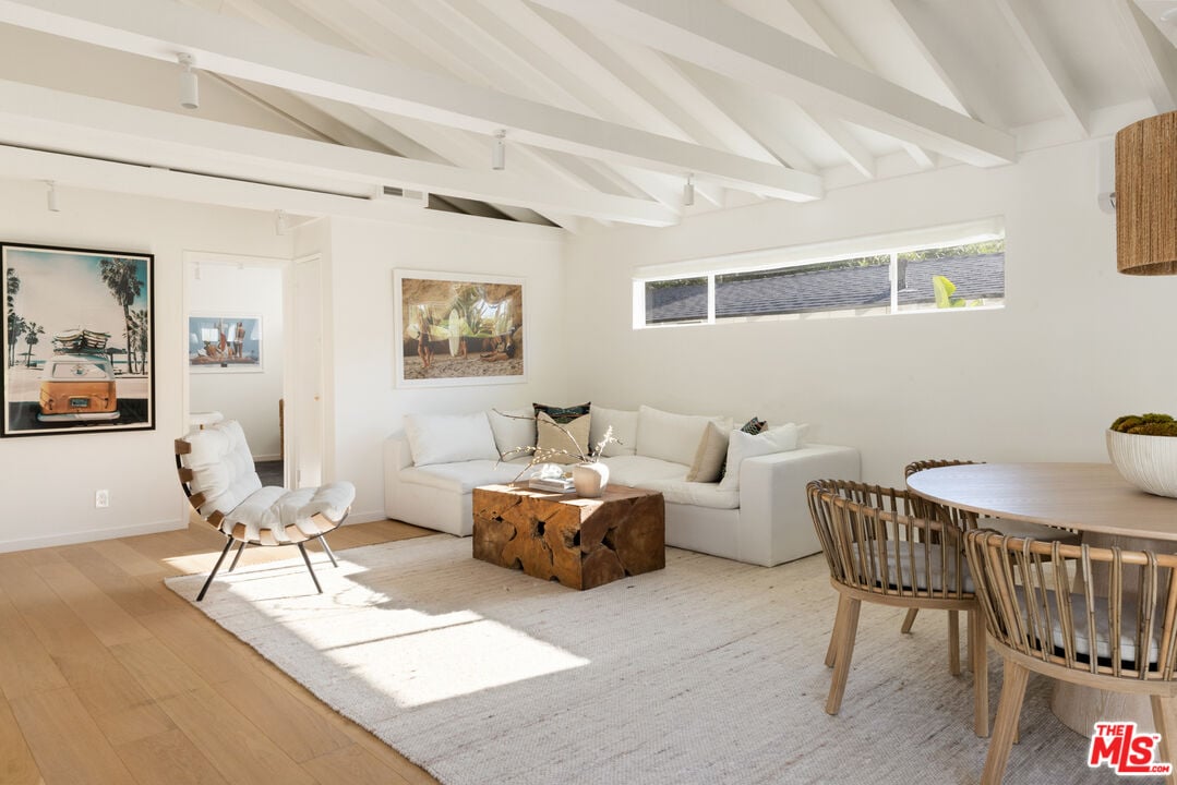 Echelon Pavilion, Grayfox St, 90265