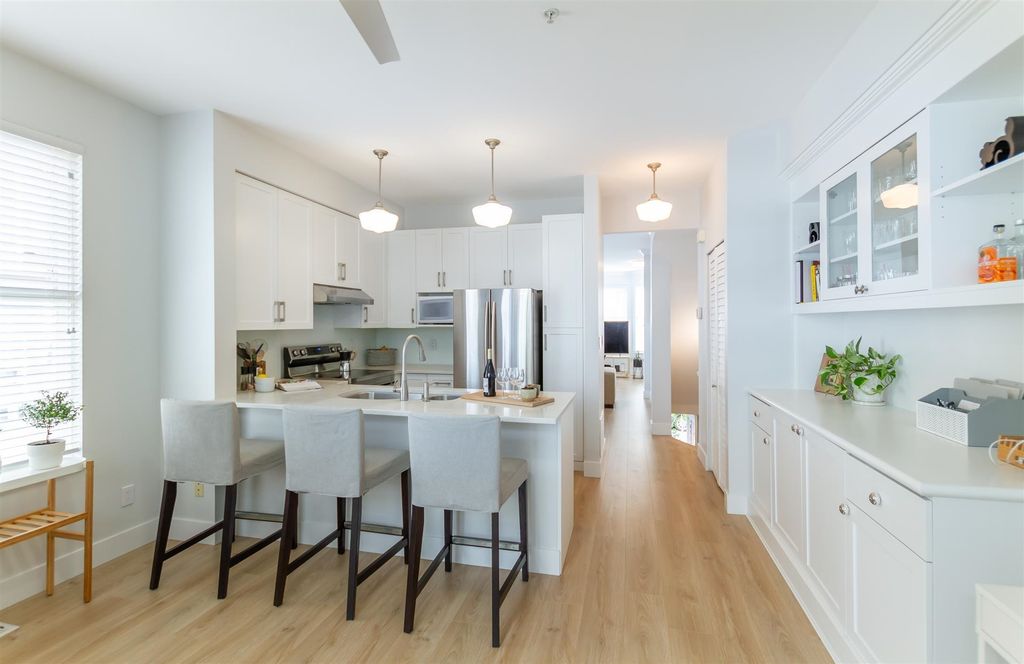 8515 Aquitania Pl