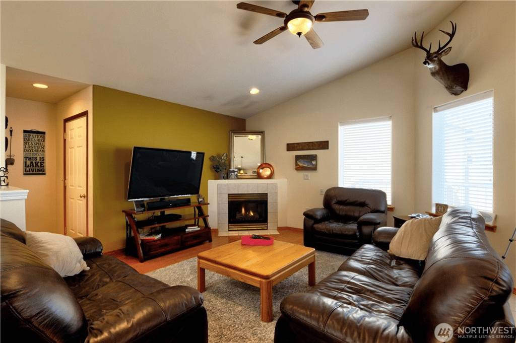 101 W Emerson Dr