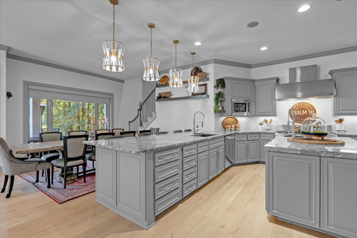 Luxury Living in Bixby, Oklahoma: A Premier Estate in Devonshire at Graystone Represented by Philip Shain of The Agency Tulsa - Wyatt Poindexter - The Agency